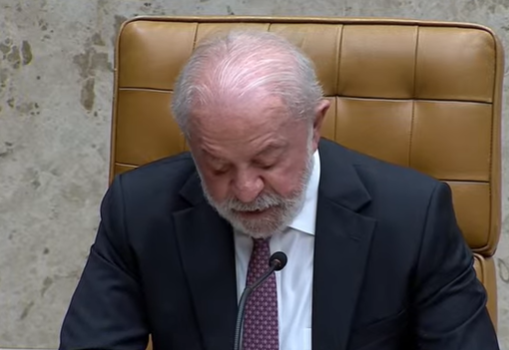 "Lula Defende STF e Critica Acusações de Protagonismo: Uma Análise do Papel Constitucional da Corte"