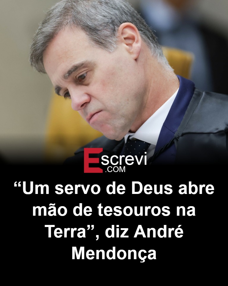 De acordo com o site O Antagonista, o ministro do Supremo Tribunal Federal, André Mendonça, fez uma declaração impactante em um vídeo publicado no Instagram no início deste mês. No vídeo, Mendonça afirmou que qualquer participação de lucro e resultado será considerada por ele como um altar diante de Deus. Ele destacou que essa atitude serve como um testemunho perante a sociedade de que um servo de Deus deve abrir mão de tesouros na Terra para acumular tesouros no céu. Essa declaração foi amplamente divulgada e gerou discussões sobre a relação entre fé e responsabilidades financeiras de figuras públicas. O site informa que a fala de Mendonça reflete uma perspectiva religiosa sobre a administração de bens materiais, sugerindo que a verdadeira riqueza está na espiritualidade e não nos bens terrenos. Essa visão, segundo a publicação, pode ser interpretada como uma crítica ao materialismo e uma defesa de valores espirituais acima dos interesses financeiros. A declaração do ministro ocorre em um contexto onde a ética e a moralidade de figuras públicas estão sob constante escrutínio, especialmente em relação ao uso de recursos e benefícios financeiros. Ainda segundo O Antagonista, a declaração de André Mendonça pode ser vista como um posicionamento pessoal que reflete suas convicções religiosas e morais. A publicação destaca que, ao fazer tal afirmação, Mendonça se alinha a uma tradição de líderes religiosos e figuras públicas que defendem a renúncia a bens materiais em favor de valores espirituais. Essa postura pode influenciar a percepção pública sobre o papel de líderes religiosos e políticos na sociedade, especialmente em um país onde a religião desempenha um papel significativo na vida de muitos cidadãos.