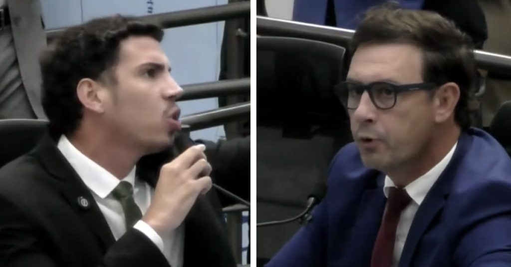 De acordo com o site Congresso em Foco, uma acalorada discussão ocorreu entre vereadores de uma cidade no Mato Grosso do Sul em razão da contratação da cantora Valesca Popozuda para se apresentar em um dos blocos de Carnaval locais. A publicação relata que o debate entre os parlamentares foi marcado por divergências de opinião sobre a pertinência e os custos associados ao show da artista, conhecida por seu estilo musical e performances que atraem grande público. A controvérsia teria se intensificado durante uma sessão da câmara municipal, onde os vereadores expressaram suas preocupações e pontos de vista divergentes sobre o impacto cultural e financeiro do evento. Segundo a reportagem, alguns vereadores argumentaram que a presença de Valesca Popozuda no bloco de Carnaval poderia trazer benefícios econômicos para a cidade, atraindo turistas e movimentando o comércio local. Esses parlamentares destacaram que eventos desse porte têm o potencial de gerar receita significativa para o município, além de promover a cultura e o entretenimento para os moradores. No entanto, outros vereadores manifestaram preocupação com os custos envolvidos na contratação da artista, questionando se os recursos públicos destinados ao evento seriam justificados diante de outras prioridades orçamentárias da cidade. Ainda conforme o site Congresso em Foco, a discussão sobre o show de Valesca Popozuda reflete um debate mais amplo sobre a gestão de recursos públicos e a promoção de eventos culturais em cidades de médio porte. A publicação aponta que, enquanto alguns vereadores veem na contratação da cantora uma oportunidade de investimento no turismo e na cultura local, outros consideram que é necessário avaliar com cautela o retorno financeiro e social de tais iniciativas. A divergência entre os parlamentares ilustra a complexidade de se equilibrar interesses culturais e econômicos em decisões que envolvem o uso de verbas públicas, tema que continua a gerar debates em diversas esferas governamentais.