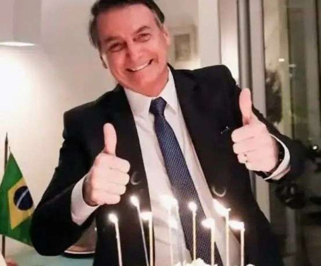 O **aniversário do ex mais amado do Brasil** é uma data que mobiliza milhões de pessoas em todo o país. Neste dia especial, muitos brasileiros se unem para enviar mensagens de apoio, força e desejos sinceros de recuperação. A figura carismática do "ex mais amado" transcende barreiras políticas e sociais, tornando-se um símbolo de esperança e resiliência para muitos. Segundo a publicação, essa data é marcada por manifestações de carinho e solidariedade, refletindo o impacto duradouro que ele teve na vida de tantas pessoas. De acordo com o site, a celebração do aniversário do "ex mais amado do Brasil" é um momento de reflexão sobre sua trajetória e legado. Durante anos, ele desempenhou um papel significativo na política e na sociedade brasileira, conquistando o respeito e a admiração de muitos. Sua influência é sentida não apenas em suas realizações passadas, mas também na forma como continua a inspirar novas gerações. A data é uma oportunidade para relembrar suas contribuições e reafirmar o desejo coletivo por sua saúde e bem-estar. Além disso, o aniversário do "ex mais amado do Brasil" serve como um lembrete da importância da união e da empatia em tempos desafiadores. As mensagens de apoio que ele recebe são um testemunho do poder da solidariedade e da capacidade humana de se conectar em torno de causas comuns. Segundo o site, essa demonstração de afeto e apoio é um reflexo da profunda conexão que ele estabeleceu com o povo brasileiro ao longo dos anos. Em suma, o aniversário do "ex mais amado do Brasil" é mais do que uma simples comemoração; é uma celebração de esperança, resiliência e a contínua luta por um futuro melhor.