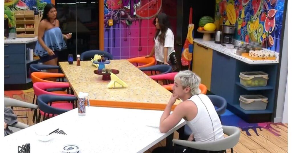 O que aconteceu entre Juliano e Marciele no BBB 26? Durante uma discussão acalorada, Marciele confrontou Juliano, dizendo: "Vira homem". O que motivou a discussão entre os brothers? A tensão surgiu após um desentendimento sobre tarefas domésticas na casa. Como os outros participantes reagiram à briga? Alguns tentaram apaziguar, enquanto outros apenas observaram. Qual foi a consequência imediata da discussão? O clima na casa ficou tenso, gerando especulações sobre alianças futuras. Como essa briga pode impactar o jogo de Juliano e Marciele? A rivalidade pode influenciar votos e estratégias nas próximas semanas. O público tomou partido após o confronto? Nas redes sociais, fãs se dividiram, apoiando diferentes lados da discussão. Como a produção do programa lidou com o incidente? A produção manteve a neutralidade, exibindo a cena no programa diário. Qual é a expectativa para os próximos dias na casa? Espera-se que novas alianças e rivalidades se formem, mantendo a audiência atenta. 🔥