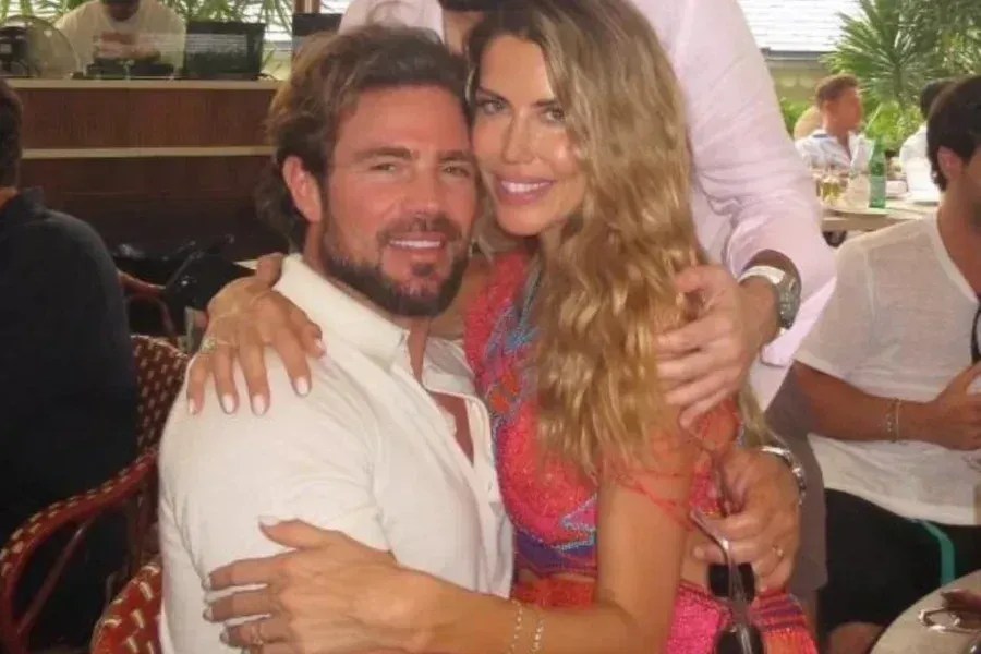 A **CPI do Crime** aprovou a convocação de **Martha Graeff**, ex-noiva de Vorcaro, para prestar depoimento. Esta decisão faz parte das investigações em curso que buscam esclarecer as atividades ilícitas associadas a Vorcaro, um nome que tem ganhado destaque nas investigações criminais recentes. Segundo a publicação da CNN Brasil, a convocação de Graeff é vista como um passo importante para elucidar possíveis conexões e atividades que possam ter ocorrido durante o período em que ela esteve próxima de Vorcaro. A CPI, que tem como objetivo desmantelar redes criminosas e trazer à luz detalhes obscuros dessas operações, considera que o depoimento de Graeff pode fornecer informações valiosas sobre o funcionamento interno dessas atividades. A decisão de convocar Martha Graeff surge em um contexto onde a CPI busca aprofundar suas investigações sobre o envolvimento de Vorcaro em atividades criminosas. De acordo com o site da CNN Brasil, a relação pessoal de Graeff com Vorcaro pode oferecer uma perspectiva única sobre suas operações e associações. A expectativa é que Graeff possa esclarecer detalhes que ainda não foram revelados publicamente, contribuindo para um entendimento mais abrangente das ações de Vorcaro. A CPI do Crime tem se mostrado determinada em seguir todas as pistas possíveis, e a convocação de Graeff é um reflexo dessa determinação em buscar a verdade e responsabilizar os envolvidos. Além de Martha Graeff, a CPI do Crime continua a investigar outras figuras que possam ter ligações com Vorcaro. Conforme relatado pela CNN Brasil, a comissão está empenhada em mapear toda a rede de contatos e atividades que possam ter facilitado ou encoberto ações criminosas. A convocação de testemunhas e pessoas próximas a Vorcaro é parte de uma estratégia mais ampla para desmantelar estruturas criminosas e garantir que todos os envolvidos sejam devidamente investigados. A expectativa é que, com depoimentos como o de Graeff, a CPI possa avançar em suas investigações e trazer à tona informações cruciais para o desfecho do caso.