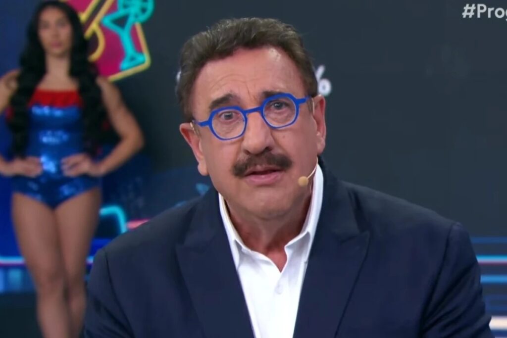 Durante uma transmissão ao vivo de seu programa no SBT, o apresentador **Ratinho** abordou a recente polêmica envolvendo a vereadora **Erika Hilton**. Ratinho, conhecido por seu estilo direto e controverso, afirmou enfaticamente: "Eu não vou mudar". Segundo a publicação, essa declaração foi uma resposta às críticas que recebeu após comentários feitos sobre a vereadora. A fala de Ratinho reflete sua postura de manter sua linha editorial e estilo de apresentação, mesmo diante de controvérsias. A polêmica começou quando Ratinho fez comentários que foram considerados ofensivos por parte do público e de ativistas dos direitos humanos. Erika Hilton, que é uma figura proeminente na defesa dos direitos LGBTQIA+, foi alvo das declarações do apresentador, o que gerou uma onda de críticas nas redes sociais. Segundo o site, a repercussão negativa levou a pedidos de retratação e a debates sobre a responsabilidade dos comunicadores em relação ao discurso de ódio e preconceito. No entanto, Ratinho manteve sua posição, afirmando que não pretende alterar sua forma de conduzir o programa. A postura de Ratinho levanta questões sobre a liberdade de expressão e os limites do discurso na mídia. Enquanto alguns defendem o direito do apresentador de expressar suas opiniões, outros argumentam que figuras públicas têm a responsabilidade de evitar discursos que possam incitar discriminação ou violência. Segundo a publicação, a situação destaca a necessidade de um equilíbrio entre a liberdade de expressão e o respeito aos direitos humanos, especialmente em um país diverso como o Brasil. A declaração de Ratinho, portanto, não apenas reafirma sua posição pessoal, mas também alimenta um debate mais amplo sobre o papel dos comunicadores na sociedade contemporânea.