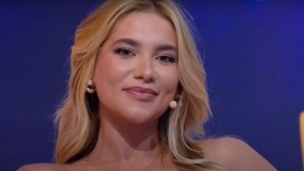 Uma fã que havia ganhado um **encontro com Virgínia Fonseca** através de um sorteio está buscando indenização após o cancelamento inesperado do evento. Segundo a publicação do site NaTelinha, a fã, que estava ansiosa para conhecer a influenciadora digital, foi surpreendida com a notícia de que o encontro não aconteceria conforme planejado. O sorteio, que prometia uma experiência única com Virgínia, gerou grande expectativa entre os participantes, mas acabou resultando em frustração para a vencedora. De acordo com o site, a fã alega que o cancelamento do encontro causou não apenas decepção, mas também prejuízos financeiros e emocionais. Ela afirma ter investido recursos em preparação para o evento, incluindo despesas com viagem e hospedagem, na expectativa de conhecer a influenciadora. Com o cancelamento, a fã decidiu buscar reparação pelos danos sofridos, solicitando uma **indenização** que cubra os custos incorridos e compense o abalo emocional. O valor exato da indenização não foi especificado, mas a situação destaca a importância de se cumprir com as promessas feitas em promoções e sorteios. O caso chama atenção para a responsabilidade das empresas e personalidades ao promoverem eventos e sorteios que envolvem o público. Segundo o site NaTelinha, a fã espera que a situação sirva de exemplo para que organizadores de eventos futuros sejam mais cuidadosos e transparentes em suas ações. O desenrolar desse caso pode trazer implicações significativas para a forma como sorteios e encontros com celebridades são geridos, ressaltando a necessidade de um planejamento cuidadoso e comunicação clara com os participantes para evitar situações semelhantes.