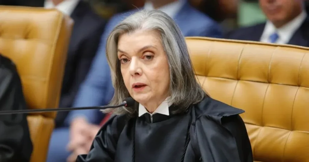 Ministra Cármen Lúcia rejeita pedidos da defesa de Bolsonaro