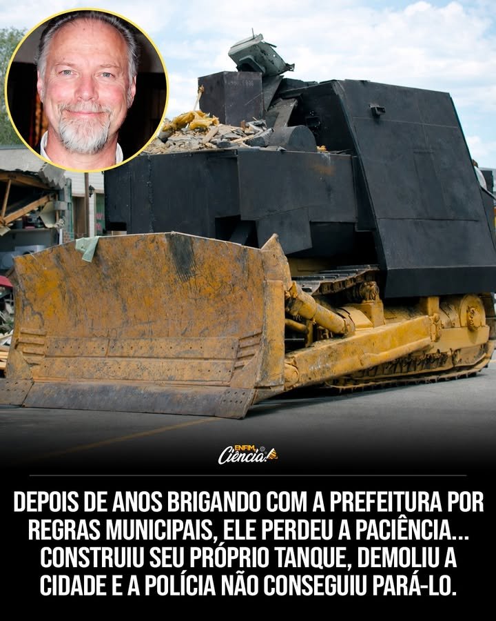 Por que Marvin Heemeyer decidiu construir um tanque improvisado? Marvin estava frustrado com as leis municipais que prejudicavam seu negócio em Granby. Quando cortaram a ligação de esgoto e o multaram, ele perdeu o controle e decidiu se vingar. Como Marvin modificou o trator Komatsu? Ele blindou a cabine com aço e concreto, instalou câmeras, ar-condicionado e aberturas para armas. A blindagem tinha mais de 30 cm de espessura, tornando o veículo praticamente impenetrável. Quanto tempo Marvin levou para preparar o tanque? Marvin passou 18 meses modificando o trator em segredo, transformando-o em uma máquina de destruição. O que aconteceu no dia 4 de junho? Marvin saiu com seu tanque improvisado pelas ruas de Granby, destruindo prédios e causando caos na cidade. Como a polícia reagiu ao ataque de Marvin? A polícia disparou milhares de tiros e tentou usar explosivos, mas nada conseguia deter o veículo blindado de Marvin. Quais foram os alvos principais de Marvin durante o ataque? Ele destruiu a prefeitura, a delegacia e casas de membros do conselho municipal que considerava responsáveis por seus problemas. Quantos prédios foram destruídos por Marvin? Ao todo, 13 prédios foram destruídos, resultando em cerca de 7 milhões de dólares em prejuízos. Por que o ataque de Marvin terminou? O ataque terminou quando o radiador do trator estourou e as esteiras ficaram presas no porão de um prédio. O que motivou Marvin a não buscar uma solução legal? Marvin acreditava que o sistema estava contra ele e que um processo judicial não resolveria seus problemas. Como a comunidade de Granby reagiu ao ataque? A comunidade ficou em choque com a destruição e os prejuízos causados pelo ataque de Marvin. Qual foi o impacto financeiro do ataque na cidade? O ataque causou cerca de 7 milhões de dólares em prejuízos, afetando significativamente a economia local. Marvin planejou uma saída após o ataque? Não, uma vez que a blindagem foi colocada, não havia como entrar ou sair do veículo, tornando o ataque uma viagem sem volta. O que aconteceu com Marvin após o ataque? Marvin tirou a própria vida dentro do tanque quando percebeu que estava preso e não havia mais saída. Como o ataque de Marvin influenciou a legislação local? O ataque levou a uma revisão das leis municipais e das práticas do conselho, buscando evitar situações semelhantes no futuro. O que podemos aprender com a história de Marvin Heemeyer? A história de Marvin destaca a importância de resolver conflitos de forma pacífica e buscar soluções legais, mesmo diante de frustrações.
