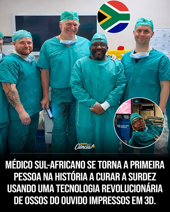 O que torna a restauração auditiva com ossos impressos em 3D tão revolucionária? A técnica permite recriar ossos do ouvido com precisão, ajustando-os à anatomia do paciente, melhorando a condução do som e reduzindo o risco de rejeição. Como a perda auditiva geralmente ocorre? Ela ocorre quando ossos do ouvido médio sofrem danos por infecções, traumas ou condições genéticas. Quais são as limitações dos tratamentos auditivos convencionais? Tratamentos tradicionais podem ser invasivos, caros e oferecer resultados limitados, muitas vezes não restaurando totalmente a audição. Como é realizado o procedimento de impressão 3D dos ossos do ouvido? Começa com um escaneamento digital do ouvido do paciente, seguido pela impressão de ossos substitutos com materiais biocompatíveis. Quais são os benefícios dos ossos impressos em 3D em comparação aos implantes cocleares? Eles restauram a audição sem dispositivos eletrônicos, utilizando mecanismos naturais e oferecendo uma solução mais orgânica. Quem pode se beneficiar dessa nova tecnologia? Milhões de pessoas, especialmente em regiões com acesso limitado a aparelhos auditivos modernos, podem se beneficiar. Essa técnica pode tratar todos os tipos de surdez? Não, ela é eficaz principalmente para perda auditiva condutiva, mas não para danos nos nervos auditivos. Qual é o impacto potencial dessa tecnologia na medicina? Ela pode transformar a prática médica, tornando partes do corpo personalizadas e impressas uma realidade comum. Como a impressão 3D está redefinindo a medicina? Vai além do controle de sintomas, focando na restauração das funções do corpo, ampliando o conceito de cura. Quais são os próximos passos para essa tecnologia se tornar amplamente disponível? Ampliar testes clínicos e reduzir custos para integrar a técnica na rotina hospitalar globalmente. Como essa inovação afeta a percepção de cura na medicina? A ciência não apenas devolveu a audição, mas também ampliou o significado do que realmente significa curar. Por que a África do Sul está no centro dessa inovação médica? Um médico sul-africano liderou o desenvolvimento e aplicação bem-sucedida dessa técnica revolucionária. Quais são as expectativas para o futuro da impressão 3D na medicina? Espera-se que a impressão 3D se torne uma ferramenta comum para criar soluções personalizadas em diversas áreas médicas. Como essa tecnologia pode influenciar outras áreas da saúde? Pode inspirar avanços em tratamentos personalizados para outras condições, redefinindo abordagens médicas tradicionais. Qual é a importância de personalizar tratamentos médicos? A personalização aumenta a eficácia, reduz riscos e melhora a qualidade de vida dos pacientes. Como a biocompatibilidade dos materiais impressos em 3D é garantida? Os materiais são cuidadosamente selecionados para serem compatíveis com o corpo humano, minimizando rejeições. Quais são os desafios para a implementação global dessa tecnologia? Desafios incluem custos, infraestrutura e treinamento adequado de profissionais de saúde. Como a impressão 3D pode impactar o custo dos tratamentos médicos? Pode reduzir custos a longo prazo, eliminando a necessidade de dispositivos eletrônicos caros e procedimentos invasivos. Qual é o papel da inovação tecnológica na evolução da medicina? Inovações como a impressão 3D estão impulsionando a medicina para soluções mais eficazes e acessíveis. Como a restauração auditiva com impressão 3D pode inspirar futuras inovações médicas? Ela demonstra o potencial da tecnologia para resolver problemas complexos de saúde de maneira inovadora e eficaz.