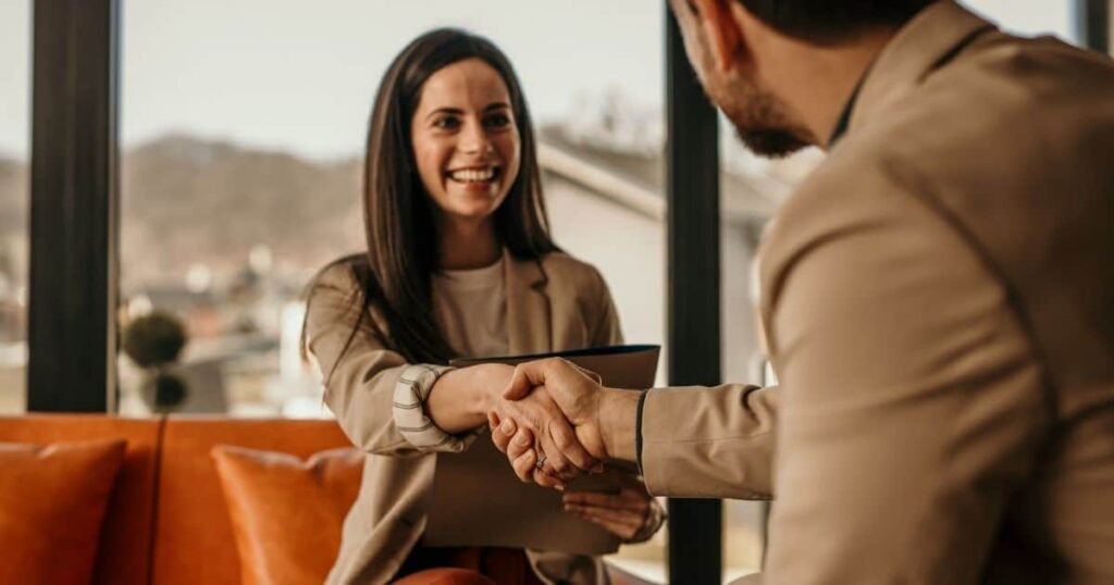 Ciclo de 7 anos começa para 3 signos e transforma suas vidas profissionais até 2032