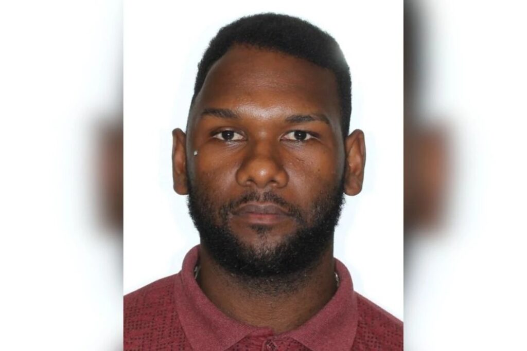 Um homem foi preso em **São José dos Campos** após se entregar à Polícia Militar, acusado de tentativa de **feminicídio** e lesão corporal. O caso ocorreu quando ele agrediu uma mulher e despejou **diesel** sobre seu corpo. Segundo a publicação, o incidente gerou grande comoção na comunidade local devido à gravidade das ações e à natureza violenta do ataque. A vítima, que não teve sua identidade revelada, foi socorrida e recebeu atendimento médico imediato, enquanto o agressor foi detido pelas autoridades. De acordo com o site, o crime foi classificado como tentativa de feminicídio, um termo utilizado para descrever homicídios cometidos contra mulheres em razão de seu gênero. Este tipo de crime tem recebido atenção crescente no Brasil, à medida que se busca combater a violência de gênero e proteger as mulheres de agressões. A legislação brasileira prevê penas severas para casos de feminicídio, refletindo a seriedade com que o sistema jurídico trata essas ocorrências. Além disso, a lesão corporal, que também foi imputada ao agressor, é um agravante que pode aumentar a pena do acusado. O caso em **São José dos Campos** destaca a importância de políticas públicas eficazes para a proteção das mulheres e a necessidade de uma resposta rápida das autoridades em situações de violência doméstica e de gênero. Segundo a publicação, a entrega do agressor à polícia foi um passo importante para garantir que ele responda por seus atos na justiça. A sociedade civil e as organizações de defesa dos direitos das mulheres continuam a pressionar por medidas que previnam tais crimes e ofereçam suporte adequado às vítimas, reforçando a importância de um sistema de apoio robusto e acessível para todas as mulheres.