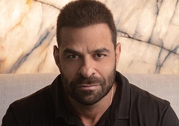 A **Igreja Lagoinha Belvedere**, localizada em Belo Horizonte, encerrou suas atividades no domingo, dia 15. A decisão de fechar a igreja foi tomada pela cúpula religiosa pouco tempo após a prisão de Fabiano Campos Zettel, responsável pela unidade. Segundo a publicação da Revista Oeste, Zettel, que além de pastor também atua como empresário, foi detido durante a **Operação Compliance Zero** da Polícia Federal. Essa operação tem como objetivo investigar um esquema de transações fraudulentas que resultou em um rombo bilionário. De acordo com a mesma fonte, a **Operação Compliance Zero** é uma ofensiva da Polícia Federal que busca desmantelar um complexo esquema de fraudes financeiras. A prisão de Fabiano Campos Zettel, que estava à frente da Igreja Lagoinha Belvedere, é parte das ações dessa operação. A investigação revelou que Zettel estaria envolvido em transações financeiras ilícitas, o que levou à sua custódia. A conexão entre as atividades religiosas e empresariais do pastor levantou preocupações significativas dentro da comunidade religiosa e culminou na decisão de fechar a igreja. A relação de Fabiano Campos Zettel com a igreja e suas atividades empresariais trouxe à tona questões sobre a integridade das operações financeiras associadas à instituição religiosa. Segundo a publicação, a proximidade de Zettel com Daniel Vorcaro, por meio de laços familiares, também chamou a atenção durante as investigações. A decisão de encerrar as atividades da igreja reflete a gravidade das acusações e a necessidade de preservar a integridade da instituição religiosa. A situação continua a ser acompanhada de perto pelas autoridades e pela comunidade local, que aguardam desdobramentos adicionais das investigações em curso.