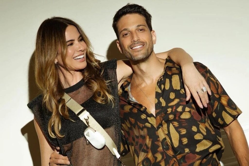 A apresentadora **Luciana Gimenez** tomou uma decisão significativa ao retirar seu irmão de casa após uma confusão envolvendo sua mãe. Segundo a publicação, a situação familiar se agravou a ponto de necessitar de intervenção policial, culminando em uma ida à delegacia. Este episódio tumultuado levou Luciana a adotar medidas drásticas para tentar restaurar a harmonia e segurança no ambiente familiar, demonstrando a complexidade e os desafios enfrentados por figuras públicas em suas vidas pessoais. De acordo com o site, a briga que motivou essa decisão ocorreu em um contexto de tensão crescente dentro da família. A situação se tornou insustentável, exigindo que Luciana agisse rapidamente para proteger o bem-estar de sua mãe e de outros membros da família. A decisão de retirar o irmão de casa foi vista como uma tentativa de acalmar os ânimos e evitar novos conflitos, destacando a responsabilidade que a apresentadora sente em relação à sua família. Este tipo de situação ressalta como questões familiares podem se tornar públicas quando envolvem pessoas conhecidas, trazendo à tona desafios adicionais para a resolução de conflitos. A decisão de Luciana também reflete a importância de tomar medidas firmes em situações de crise familiar. Segundo o site, a apresentadora está empenhada em buscar soluções que promovam a paz e a estabilidade dentro de sua família, mesmo que isso signifique tomar decisões difíceis. Este episódio serve como um lembrete de que, independentemente da fama ou do sucesso profissional, questões pessoais e familiares podem ser complexas e exigir ações decisivas para serem resolvidas. A situação de Luciana Gimenez ilustra como a vida pessoal de figuras públicas pode ser exposta e como elas lidam com os desafios que surgem, buscando sempre o melhor para seus entes queridos.