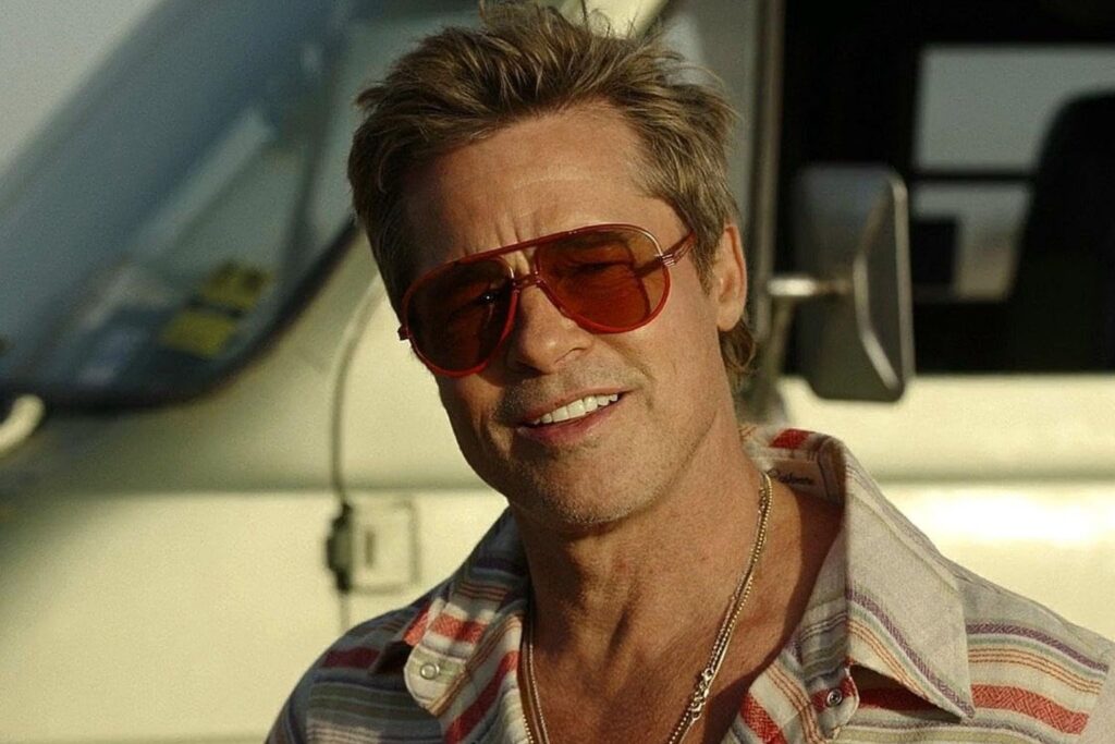 A **pesquisa "Age Without Limits"** trouxe à tona uma questão intrigante: a percepção da **geração Z** sobre quando a velhice realmente começa. De acordo com os dados coletados, essa geração, composta por jovens nascidos entre meados dos anos 1990 e o início dos anos 2010, considera que a velhice se inicia aos 57 anos. Este dado é revelador, pois reflete não apenas uma percepção geracional, mas também como as mudanças sociais e culturais influenciam a maneira como diferentes grupos etários veem o envelhecimento. A **geração Z** cresceu em um mundo de rápidas transformações tecnológicas e sociais. Eles são frequentemente descritos como nativos digitais, tendo tido acesso à internet e a dispositivos móveis desde cedo. Essa exposição constante à tecnologia e à informação pode influenciar suas percepções sobre o envelhecimento. A ideia de que a velhice começa aos 57 anos pode estar ligada a uma visão mais dinâmica e ativa da vida, onde a idade cronológica é apenas um número e não necessariamente um indicador de capacidade ou relevância social. Além disso, a **geração Z** valoriza a diversidade e a inclusão, o que pode explicar por que eles têm uma visão mais flexível sobre o que significa ser "velho". Para eles, a idade pode ser vista mais como um estado de espírito do que uma condição física. Essa perspectiva é reforçada por exemplos de figuras públicas e influenciadores que continuam a ser ativos e relevantes bem além dos 50 anos, desafiando estereótipos tradicionais associados ao envelhecimento. Outro fator que pode influenciar essa percepção é o aumento da expectativa de vida e a melhoria na qualidade de vida das pessoas mais velhas. Com avanços na medicina e um maior foco em saúde e bem-estar, muitas pessoas estão vivendo vidas mais longas e saudáveis. Isso pode levar a **geração Z** a redefinir o que significa ser velho, vendo a idade como uma fase de novas oportunidades e experiências, em vez de um declínio inevitável. A pesquisa "Age Without Limits" também destaca como a percepção da velhice pode variar entre diferentes culturas e contextos sociais. Em algumas culturas, a idade é associada a sabedoria e respeito, enquanto em outras, pode ser vista como uma fase de perda de relevância. Para a **geração Z**, que valoriza a inovação e a adaptabilidade, a idade pode ser menos sobre limitações e mais sobre potencial. Em resumo, a pesquisa revela que, para a **geração Z**, a velhice começa aos 57 anos, mas essa percepção é moldada por uma série de fatores sociais, culturais e tecnológicos. Essa geração vê a idade como uma oportunidade para continuar crescendo e se desenvolvendo, desafiando noções tradicionais de envelhecimento. Com uma visão mais inclusiva e dinâmica, a **geração Z** está redefinindo o que significa ser velho no mundo moderno.