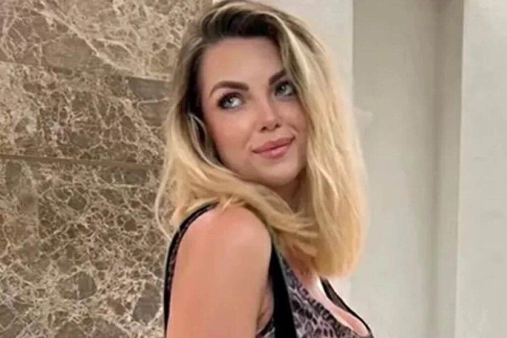 A **influenciadora** mencionada no título é uma jovem que desapareceu misteriosamente após retornar de uma festa, em um caso que chocou muitos devido à brutalidade e às circunstâncias envolvidas. O crime ocorreu em novembro do ano passado e levantou suspeitas de que ela pode ter sido enterrada viva por seu ex-companheiro. Segundo a publicação, a influenciadora era uma figura conhecida nas redes sociais, onde compartilhava aspectos de sua vida pessoal e profissional, conquistando um número significativo de seguidores. Sua presença online era marcada por conteúdos que variavam desde dicas de moda e beleza até reflexões sobre o cotidiano. O desaparecimento da influenciadora gerou uma onda de comoção e mobilização nas redes sociais, com muitos seguidores e amigos compartilhando informações na tentativa de ajudar nas investigações. De acordo com o site, a polícia iniciou uma busca intensa para localizar a jovem, seguindo pistas que indicavam a possível participação de seu ex-namorado no crime. As investigações revelaram que o relacionamento entre eles era conturbado, com relatos de brigas e desentendimentos frequentes. Essa dinâmica problemática levantou suspeitas sobre o envolvimento do ex-companheiro no desaparecimento e possível morte da influenciadora. Conforme as investigações avançaram, surgiram evidências que sugeriam que a influenciadora poderia ter sido enterrada viva, um detalhe que trouxe ainda mais horror ao caso. Segundo a publicação, testemunhas relataram ter visto o ex-namorado em locais próximos ao desaparecimento, o que reforçou as suspeitas contra ele. A polícia continua a trabalhar no caso, buscando justiça para a influenciadora e respostas para sua família e seguidores. O caso destaca a importância de abordar questões de violência em relacionamentos e a necessidade de apoio para vítimas em situações semelhantes.