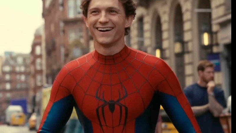 O **trailer de 'Homem-Aranha: Um Novo Dia'** se destacou ao atingir a impressionante marca de **1 bilhão de visualizações**, estabelecendo um novo recorde histórico. Este feito notável marca a primeira vez que um trailer alcança tal número, segundo a publicação da WaveMetrix. O vídeo já havia quebrado o recorde de maior lançamento, com **719 milhões de visualizações em apenas 24 horas**, superando o recorde anterior de 'Grand Theft Auto 6', que tinha 475 milhões de visualizações. Mas o que torna este trailer tão especial? O filme, que tem estreia marcada para 30 de julho, conta com um elenco de peso, incluindo **Tom Holland**, **Zendaya**, **Sadie Sink** e **Mark Ruffalo**. A trama se passa quatro anos após os eventos de 'Homem-Aranha: Sem Volta Para Casa', o que gera grande expectativa entre os fãs da franquia. A combinação de um elenco talentoso e uma narrativa envolvente contribui para o sucesso do trailer. Por que o trailer de 'Homem-Aranha: Um Novo Dia' conseguiu atingir 1 bilhão de visualizações? Segundo especialistas, o sucesso pode ser atribuído a vários fatores. Primeiramente, a popularidade do personagem **Homem-Aranha** e o carisma de Tom Holland no papel principal atraem uma vasta audiência global. Além disso, a estratégia de marketing da produção, que inclui teasers e campanhas nas redes sociais, ajudou a gerar um grande burburinho em torno do lançamento. Como o trailer conseguiu superar o recorde anterior de 'Grand Theft Auto 6'? O trailer de 'Homem-Aranha: Um Novo Dia' não apenas superou o recorde de visualizações em 24 horas, mas também se tornou a prévia mais vista de todos os tempos em apenas quatro dias. Isso demonstra o poder de atração que a franquia do Homem-Aranha tem sobre o público, além de destacar a eficácia das estratégias de divulgação adotadas pela equipe de marketing do filme. O que esperar do filme 'Homem-Aranha: Um Novo Dia'? Com base no sucesso do trailer, as expectativas para o filme são altas. A presença de atores renomados e a continuidade da história após 'Homem-Aranha: Sem Volta Para Casa' prometem uma experiência cinematográfica emocionante. Os fãs aguardam ansiosamente para ver como a narrativa se desenrolará e quais surpresas estão reservadas. Em resumo, o trailer de 'Homem-Aranha: Um Novo Dia' não apenas quebrou recordes, mas também solidificou a posição do Homem-Aranha como um dos super-heróis mais queridos e influentes do cinema. Com uma combinação de elenco estelar, narrativa envolvente e estratégias de marketing eficazes, o filme promete ser um dos grandes sucessos do ano.