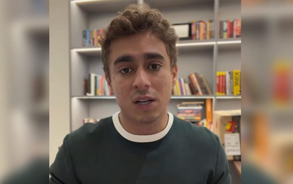 De acordo com o site Diário do Poder, o deputado federal Nikolas Ferreira (PL-MG) anunciou que a campanha de arrecadação de fundos, popularmente conhecida como "vaquinha", organizada por ele para ajudar as vítimas das enchentes em Minas Gerais, ultrapassou a marca de R$ 3 milhões. A iniciativa, conforme relatado pela publicação, foi criada com o objetivo de prestar assistência às pessoas afetadas pelas intensas chuvas que atingiram o estado, causando danos significativos e desabrigando diversas famílias. O deputado destacou a importância da solidariedade e do engajamento da população para alcançar esse montante expressivo, que será destinado a ações de socorro e reconstrução nas áreas mais afetadas. Segundo informações do Diário do Poder, a campanha de arrecadação foi amplamente divulgada nas redes sociais, o que contribuiu para o seu sucesso. Nikolas Ferreira, conforme a publicação, utilizou suas plataformas digitais para mobilizar seguidores e incentivar doações, ressaltando a urgência e a gravidade da situação enfrentada pelos mineiros. A resposta do público, ainda de acordo com o site, foi rápida e significativa, refletindo uma forte corrente de apoio e empatia em relação às vítimas das enchentes. O deputado agradeceu a todos que contribuíram, enfatizando que cada doação, independentemente do valor, faz diferença na vida das pessoas afetadas. O Diário do Poder também informou que os recursos arrecadados serão administrados de forma transparente, com o objetivo de garantir que cheguem efetivamente às pessoas necessitadas. Nikolas Ferreira, segundo a publicação, comprometeu-se a prestar contas sobre a aplicação dos fundos, assegurando que o dinheiro será utilizado para suprir necessidades imediatas, como alimentação, abrigo e cuidados médicos, além de apoiar a reconstrução das áreas devastadas. A iniciativa, conforme relatado, destaca-se como um exemplo de mobilização social em resposta a desastres naturais, evidenciando o papel crucial da sociedade civil na mitigação dos impactos causados por tais eventos.