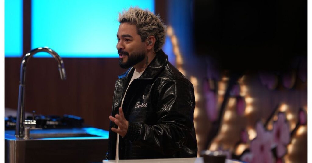 **Yudi Tamashiro** está à frente de um novo **reality show** de culinária chamado "**Izu Master Roll**", que será transmitido no **YouTube**. Este programa se destaca por focar na **comida japonesa**, um tema que tem ganhado popularidade entre os entusiastas da gastronomia. Segundo a publicação, o reality contará com a presença de **Dayse Paparoto**, conhecida por sua participação no **MasterChef**, como parte da equipe de jurados. A escolha de Yudi Tamashiro como apresentador traz uma nova dinâmica ao programa, combinando sua experiência em entretenimento com a tradição e a técnica da culinária japonesa. O formato do "Izu Master Roll" busca explorar a riqueza e a diversidade da culinária japonesa, desafiando os participantes a criar pratos que respeitem a tradição, mas que também tragam inovações. Segundo o site, a presença de Dayse Paparoto no júri adiciona um nível de expertise e credibilidade ao programa, dado seu histórico e reconhecimento no cenário gastronômico. A interação entre Yudi e os jurados promete momentos de descontração e tensão, típicos de um reality show, mas sempre com foco na qualidade e na autenticidade dos pratos apresentados. A transmissão pelo YouTube permite que o "Izu Master Roll" alcance um público amplo e diversificado, democratizando o acesso ao conteúdo e permitindo que espectadores de diferentes regiões acompanhem as competições. Segundo a publicação, essa escolha de plataforma reflete uma tendência crescente de consumo de conteúdo online, especialmente entre os jovens. O programa não só celebra a culinária japonesa, mas também promove a cultura e as tradições associadas a ela, oferecendo aos espectadores uma experiência rica e envolvente.