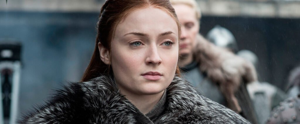 **Como impor respeito sem ser truculento?** Essa é uma questão que muitas pessoas enfrentam em suas vidas pessoais e profissionais. Segundo a publicação do site Refletir para Refletir, impor respeito é uma arte que poucas pessoas dominam. A dificuldade aumenta quando se tenta fazer isso sem recorrer a atitudes agressivas ou intimidadoras. Mas por que é tão desafiador? E como podemos alcançar esse equilíbrio? **Por que muitas pessoas acreditam que é necessário ser agressivo para ser respeitado?** A visão distorcida de que é preciso perder o controle, gritar e se colocar de forma intransigente para ser respeitado pode ter suas raízes na forma como o respeito é retratado em muitos meios de entretenimento. Em filmes e séries, frequentemente vemos personagens que impõem respeito através de atitudes agressivas, e os demais personagens se submetem facilmente. No entanto, no mundo real, essa abordagem nem sempre é eficaz. Encontramos pessoas com personalidades tão fortes quanto a nossa, que não se dobram apenas por gritos e cara feia. **Então, como podemos impor respeito de maneira eficaz?** A chave está em adotar uma abordagem que combine firmeza com respeito mútuo. Segundo a publicação, existem frases que podem ajudar a transmitir essa mensagem de forma clara e respeitosa. Vamos explorar três dessas frases e entender como elas podem ser aplicadas em diferentes contextos. **Quais são as frases que ajudam a impor respeito sem ser agressivo?** A primeira frase é: "Eu entendo seu ponto de vista, mas preciso que você entenda o meu também." Essa frase é poderosa porque demonstra empatia e respeito pela opinião do outro, ao mesmo tempo em que afirma a necessidade de ser ouvido. Ao usar essa frase, você está mostrando que valoriza a perspectiva do outro, mas também está estabelecendo limites claros para que sua própria opinião seja considerada. A segunda frase é: "Não estou confortável com essa situação e gostaria de encontrar uma solução juntos." Aqui, a ênfase está em expressar desconforto de maneira assertiva, sem culpar ou atacar a outra pessoa. Ao sugerir encontrar uma solução em conjunto, você está promovendo um ambiente de colaboração e respeito mútuo. A terceira frase é: "Acredito que podemos resolver isso de forma mais construtiva." Essa frase é eficaz porque redireciona a conversa para um caminho mais positivo e produtivo. Ao expressar a crença em uma resolução construtiva, você está incentivando um diálogo aberto e respeitoso, em vez de um confronto. **Como essas frases podem ser aplicadas no dia a dia?** No ambiente de trabalho, por exemplo, essas frases podem ser usadas em reuniões ou discussões de equipe para garantir que todas as vozes sejam ouvidas e respeitadas. Em relacionamentos pessoais, elas podem ajudar a resolver conflitos de maneira saudável, promovendo uma comunicação aberta e honesta. **Por que é importante impor respeito de forma respeitosa?** Impor respeito de maneira respeitosa não apenas fortalece os relacionamentos, mas também contribui para um ambiente mais harmonioso e produtivo. Quando as pessoas se sentem respeitadas, elas estão mais propensas a colaborar e a se comprometer com soluções que beneficiem a todos. **Em resumo, como podemos dominar a arte de impor respeito sem ser truculento?** A resposta está em adotar uma abordagem que combine empatia, assertividade e respeito mútuo. Usar frases que promovam um diálogo aberto e construtivo é um passo importante nessa direção. Ao fazer isso, podemos criar um ambiente onde o respeito é mútuo e genuíno, sem a necessidade de recorrer à agressividade ou intimidação.