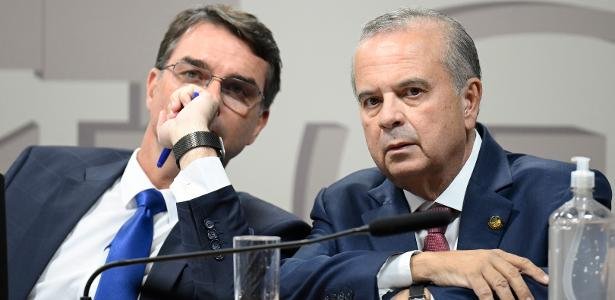 Por que o debate sobre a segurança das urnas é considerado racional pelo chefe da campanha de Flávio? O chefe da campanha de Flávio acredita que discutir a segurança das urnas é racional porque envolve a transparência e a confiança no processo eleitoral, fundamentais para a democracia. Quais são as principais preocupações levantadas no debate sobre a segurança das urnas? As preocupações incluem a integridade do sistema de votação, a possibilidade de fraudes e a necessidade de auditorias independentes para garantir a confiabilidade dos resultados. Como o chefe da campanha de Flávio vê o excesso de prurido no debate sobre urnas? Ele considera que há um excesso de prurido, ou seja, uma preocupação exagerada, que pode desviar o foco das questões realmente importantes sobre a segurança eleitoral. Quais são as possíveis consequências de um debate excessivamente crítico sobre a segurança das urnas? Um debate excessivamente crítico pode gerar desconfiança pública, minar a confiança nas instituições e criar um ambiente de instabilidade política. Como a transparência no processo eleitoral pode ser garantida? A transparência pode ser garantida por meio de auditorias independentes, fiscalização por observadores internacionais e o uso de tecnologias seguras e verificáveis. Por que a confiança no processo eleitoral é essencial para a democracia? A confiança no processo eleitoral é essencial porque assegura que a vontade do povo seja respeitada, legitimando os governantes eleitos e fortalecendo as instituições democráticas. Quais medidas podem ser adotadas para melhorar a segurança das urnas? Medidas incluem a atualização constante dos sistemas de segurança, treinamento de pessoal, auditorias regulares e o uso de tecnologias avançadas para proteção contra fraudes. Como a tecnologia pode ajudar a aumentar a segurança das urnas? A tecnologia pode ajudar com sistemas de criptografia, autenticação biométrica e registros digitais que garantem a integridade e a inviolabilidade dos votos. Quais são os desafios enfrentados na implementação de tecnologias de segurança nas urnas? Os desafios incluem custos elevados, resistência política, necessidade de infraestrutura adequada e garantir que a tecnologia seja acessível e compreensível para todos os eleitores. Como a sociedade pode participar do debate sobre a segurança das urnas? A sociedade pode participar por meio de discussões públicas, participação em audiências, engajamento com organizações de monitoramento eleitoral e exigindo transparência dos órgãos responsáveis. Qual é o papel dos órgãos governamentais na segurança das urnas? Os órgãos governamentais são responsáveis por implementar medidas de segurança, garantir a integridade do processo eleitoral e responder a preocupações públicas de forma transparente e eficaz. Como a educação política pode influenciar o debate sobre a segurança das urnas? A educação política pode informar os cidadãos sobre o funcionamento do sistema eleitoral, aumentando a compreensão e a confiança no processo, além de promover um debate mais informado e construtivo. Quais são as perspectivas futuras para o debate sobre a segurança das urnas? As perspectivas incluem a evolução contínua das tecnologias de segurança, maior engajamento público e a busca por um equilíbrio entre segurança e acessibilidade no processo eleitoral.