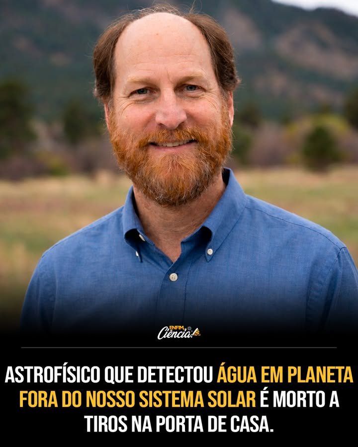 Quem foi Carl Grillmair e qual sua contribuição para a astronomia? Carl Grillmair foi um renomado astrofísico, conhecido por detectar água em planetas fora do nosso sistema solar e por ampliar o entendimento sobre a galáxia. Seu trabalho foi fundamental para a astronomia moderna. Como ocorreu a morte de Carl Grillmair? Grillmair foi morto a tiros do lado de fora de sua casa em Llano, Califórnia. As autoridades encontraram-no com um ferimento de bala em sua varanda na manhã de segunda-feira. Quem é o suspeito do crime e quais são as acusações? Um suspeito de 29 anos foi preso, acusado de homicídio, roubo de veículo e invasão de propriedade. Ele também estaria ligado a um roubo de carro nas proximidades. Qual a possível motivação do crime contra Grillmair? Ainda não está claro qual foi a motivação do crime ou se Grillmair e o suspeito se conheciam. As investigações continuam para esclarecer o caso. Como a comunidade científica reagiu à morte de Grillmair? Colegas de profissão lembram Grillmair como um cientista brilhante e influente. Sua morte foi um choque para a comunidade científica, que lamenta a perda de um grande contribuidor para a astronomia. Qual foi o impacto do trabalho de Grillmair na detecção de água em exoplanetas? Grillmair ajudou a detectar água em planetas fora do nosso sistema solar, um avanço significativo que ampliou o conhecimento sobre a possibilidade de vida em outros planetas. Por que a descoberta de água em exoplanetas é importante? A presença de água em exoplanetas é crucial para avaliar a habitabilidade desses mundos, aumentando as chances de encontrar vida fora da Terra. Como Grillmair influenciou a astronomia moderna? Seu trabalho foi fundamental na formação da astronomia moderna, contribuindo para o entendimento da galáxia e inspirando novas gerações de cientistas. Quais são os próximos passos nas investigações do crime? As autoridades continuam investigando para determinar a motivação do crime e se há mais envolvidos. O caso ainda está em desenvolvimento. Como a morte de Grillmair pode impactar futuros estudos astronômicos? A perda de Grillmair é um golpe para a comunidade científica, mas seu legado continuará a inspirar e guiar futuras pesquisas na astronomia. Qual é o legado deixado por Carl Grillmair? Grillmair deixa um legado de descobertas inovadoras e uma influência duradoura na astronomia, inspirando cientistas a continuar explorando o cosmos. Como a comunidade pode honrar a memória de Grillmair? A melhor forma de honrar Grillmair é continuar seu trabalho, promovendo a pesquisa e a educação em astronomia, mantendo viva sua paixão pela ciência. O que podemos aprender com a tragédia da morte de Grillmair? A tragédia ressalta a fragilidade da vida e a importância de valorizar as contribuições de indivíduos que dedicam suas vidas ao avanço do conhecimento humano.