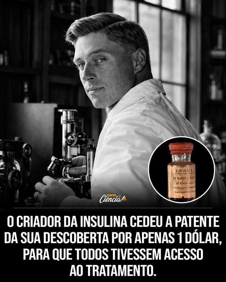 Uma descoberta salvou milhões de vidas, mas a história por trás dela guarda um contraste que ainda hoje provoca espanto. Como um tratamento criado para ampliar o acesso acabou se tornando, em muitos lugares, um medicamento caro? Para entender isso, é preciso voltar a um tempo em que o **diabetes**, especialmente o **tipo 1**, tinha um significado devastador. O que acontecia antes de 1921? Receber esse diagnóstico era, na prática, quase uma **sentença de morte**. Não havia um tratamento capaz de controlar de forma eficaz os níveis de açúcar no sangue, e a medicina ainda não tinha encontrado uma resposta para mudar esse destino. Foi nesse cenário que surgiu uma das viradas mais importantes da história médica. Quem protagonizou essa mudança? O médico canadense **Frederick Banting**, ao lado do estudante **Charles Best** e de outros pesquisadores da **Universidade de Toronto**, conseguiu em 1921 isolar a **insulina** pela primeira vez. Mas por que isso foi tão decisivo? Porque eles também provaram que essa substância podia **controlar os níveis de açúcar no sangue**, abrindo caminho para transformar uma doença fatal em uma condição tratável. E o que aconteceu depois da descoberta? O que poderia ter sido apenas um marco científico se tornou também um gesto raro de compromisso ético. Em vez de buscar lucro com a patente, **Banting** decidiu cedê-la por apenas **1 dólar** à universidade. Por que ele faria isso? Para garantir que o tratamento pudesse ser produzido de forma ampla e chegasse ao maior número possível de pessoas. Essa decisão foi apenas simbólica? Não. Ela expressava de forma direta a motivação de Banting. Sua posição era claramente **ética**, e isso ficou registrado em uma frase que atravessou a história da ciência. Qual frase foi essa? **"A insulina não pertence a mim, pertence ao mundo."** Esse impacto foi reconhecido rapidamente? Sim. Apenas dois anos depois, em **1923**, Banting recebeu o **Prêmio Nobel de Fisiologia ou Medicina**. Por que esse reconhecimento veio tão cedo? Porque a descoberta não representava apenas um avanço de laboratório. Ela alterava o curso da medicina moderna ao oferecer uma nova possibilidade de tratamento para uma doença até então fatal. Esse prêmio também chamou atenção por outro motivo? Chamou. Banting se tornou um dos laureados mais jovens da história nessa categoria. E o que isso revela? Que a importância da descoberta foi percebida quase imediatamente, não só pelo valor científico, mas pelo efeito concreto que ela teve sobre a vida de pacientes em todo o mundo. Se a origem foi tão idealista, por que a **insulina** é cara hoje em muitos países? A resposta está na própria evolução do medicamento. A insulina usada atualmente é igual à de antigamente? Não exatamente. No passado, ela era extraída do **pâncreas de animais**, como **porcos** e **bois**. Hoje, a maior parte da produção utiliza **engenharia genética**. O que isso mudou na prática? Passaram a ser produzidas versões conhecidas como **insulina recombinante** e **análogos de insulina**. E por que essas versões ganharam espaço? Porque são mais **estáveis** e permitem um controle melhor do açúcar no sangue. Mas essa modernização trouxe outro efeito importante. Qual foi esse efeito? Essas versões modernas são protegidas por **patentes**, dependem de **processos complexos de fabricação** e têm sua produção dominada por poucas grandes **empresas farmacêuticas**. O que isso provoca? Contribui para o **alto preço do medicamento** em várias partes do mundo. Então a história da insulina reúne dois movimentos opostos? De um lado, uma descoberta que mudou para sempre a medicina e nasceu com a intenção de alcançar o maior número possível de pessoas. De outro, um cenário atual em que a versão moderna do medicamento envolve tecnologia avançada, proteção por patentes e concentração de mercado. E no centro dessa trajetória permanece a frase que definiu a visão de Banting desde o início: **"A insulina não pertence a mim, pertence ao mundo."**