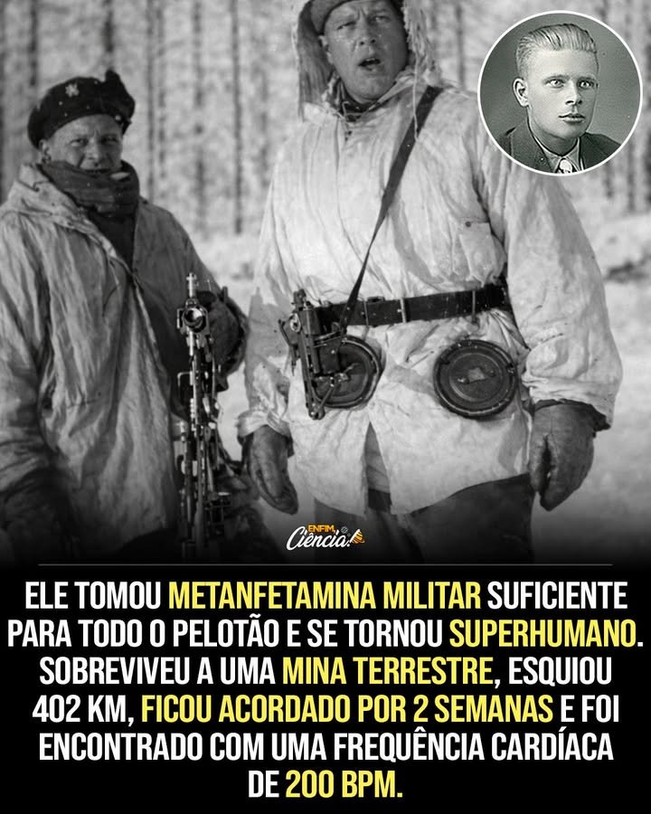 Quem foi Aimo Koivunen e o que aconteceu em 1944? Aimo Koivunen era um soldado finlandês que, em 1944, durante a Segunda Guerra Mundial, fugiu de uma emboscada soviética esquiando pela neve. Em desespero, ingeriu cerca de trinta comprimidos de Pervitin, um estimulante militar, o que desencadeou uma série de eventos extraordinários. Por que Aimo Koivunen tomou Pervitin? Koivunen tomou Pervitin para combater o cansaço extremo e o frio intenso enquanto fugia dos soviéticos. A dose recomendada era de um comprimido, mas ele ingeriu trinta, buscando energia para escapar da emboscada. Qual foi o efeito do Pervitin em Koivunen? O efeito do Pervitin foi imediato e devastador. Koivunen ganhou uma energia extrema, conseguindo escapar dos soviéticos e se separando de seu pelotão. Sob o impacto da droga, esquiou por dias sem dormir, em um estado de resistência sobre-humana. Quais foram as alucinações de Koivunen durante a fuga? Durante sua fuga, Koivunen sofreu alucinações intensas, acreditando lutar contra lobos imaginários. Essas visões foram um efeito colateral do consumo excessivo de Pervitin, agravando sua situação já crítica. Como Koivunen sobreviveu em condições tão extremas? Para sobreviver, Koivunen alimentou-se de brotos de pinheiro e de uma ave que capturou e consumiu crua. Mesmo ferido por uma mina terrestre, ele continuou avançando, demonstrando uma resistência impressionante. Quais foram as consequências físicas para Koivunen? Quando encontrado, Koivunen estava em estado crítico, pesando cerca de 43 quilos, com batimentos cardíacos em torno de 200 por minuto em repouso. O consumo massivo de Pervitin e as condições extremas quase o levaram à morte. Como Koivunen foi encontrado e qual foi seu estado? Koivunen foi encontrado em estado crítico após sua jornada de resistência. Ele estava extremamente magro e com batimentos cardíacos acelerados, mas, surpreendentemente, sobreviveu à guerra e viveu até os 71 anos. Qual é o legado da história de Aimo Koivunen? A história de Aimo Koivunen é um exemplo extraordinário de resistência humana em circunstâncias extremas. Seu caso destaca os perigos do uso de estimulantes em excesso e a incrível capacidade de sobrevivência do ser humano.