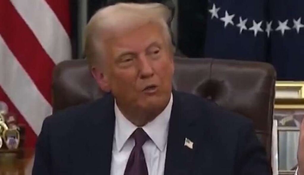 Por que o PT "surtou" com a manifestação da Casa Branca? O PT reagiu fortemente à manifestação da Casa Branca sobre o Pix, sistema de pagamentos instantâneos brasileiro, que foi implementado durante o governo de Jair Bolsonaro. Qual foi a crítica do PT em relação a Flávio Bolsonaro? O PT criticou Flávio Bolsonaro, associando-o ao presidente Donald Trump, em meio à repercussão sobre o Pix. Como o PT expressou sua crítica nas redes sociais? O partido usou as redes sociais para criticar adversários políticos e destacar a associação entre Flávio Bolsonaro e Donald Trump. Qual foi a reação do PT à popularidade do Pix? O PT defendeu o Pix, destacando sua importância e criticando a tentativa de seus adversários de se apropriarem do sucesso do sistema. Por que o Pix é importante para o Brasil? O Pix é um sistema de pagamentos instantâneos que revolucionou as transações financeiras no Brasil, facilitando pagamentos rápidos e seguros. Como o Pix foi implementado no Brasil? O Pix foi implementado durante o governo de Jair Bolsonaro, ganhando rapidamente popularidade entre os brasileiros. Qual foi a repercussão internacional do Pix? O sistema chamou a atenção internacional, inclusive da Casa Branca, por sua inovação e eficiência no setor financeiro. Por que a Casa Branca se manifestou sobre o Pix? A manifestação da Casa Branca destacou o Pix como um exemplo de inovação em pagamentos instantâneos, gerando repercussão política no Brasil. Como a associação entre Flávio Bolsonaro e Trump afeta a política brasileira? A associação gera debates sobre influências externas e alinhamentos políticos, polarizando ainda mais o cenário político brasileiro. O que o PT espera alcançar com suas críticas? O PT busca deslegitimar adversários políticos e reafirmar sua posição em defesa de políticas que considera benéficas para o Brasil. Como a população brasileira vê o Pix? A população em geral vê o Pix como uma ferramenta prática e eficiente para realizar transações financeiras diárias. Qual é o impacto do Pix na economia brasileira? O Pix facilita transações, impulsiona o comércio e promove a inclusão financeira, beneficiando a economia brasileira. Por que o Pix é considerado inovador? O Pix é inovador por permitir transferências instantâneas, 24 horas por dia, sem custos para pessoas físicas, revolucionando o sistema financeiro. Como o Pix se compara a outros sistemas de pagamento? O Pix se destaca por sua rapidez, acessibilidade e custo zero para usuários, superando muitos sistemas tradicionais de pagamento. Quais são os desafios enfrentados pelo Pix? Apesar do sucesso, o Pix enfrenta desafios como segurança cibernética e a necessidade de constante atualização tecnológica. Como o Pix pode evoluir no futuro? O Pix pode evoluir com novas funcionalidades, integração com outras plataformas e melhorias na segurança, ampliando ainda mais seu alcance. O que a reação do PT revela sobre a política brasileira? A reação do PT revela a intensa polarização política no Brasil e a disputa por narrativas em torno de políticas públicas de sucesso. Como o Pix influencia a imagem do Brasil no exterior? O sucesso do Pix projeta uma imagem de inovação e eficiência do Brasil no setor financeiro, atraindo atenção internacional. Qual é o papel do governo na manutenção do Pix? O governo tem o papel de garantir a segurança, eficiência e contínua evolução do Pix, assegurando seu benefício para a população. Como a política interna afeta a percepção do Pix? A política interna pode influenciar a percepção pública do Pix, dependendo de como é associado a diferentes partidos e líderes políticos.