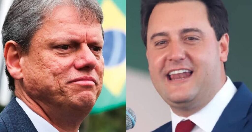A nova discussão da vez é a tal “lei dos 55%”: se o governador passa desse índice de aprovação, dificilmente perde a eleição ou deixa de eleger seu sucessor. É isso mesmo que estão dizendo em plena crise de confiança na política. A pesquisa Quaest mostrou Ratinho Junior com 81% de aprovação no Paraná, Raquel Lyra com 68% em Pernambuco, Daniel Vilela com 64% em Goiás, Jerônimo Rodrigues com 57% na Bahia, Tarcísio com 55% em São Paulo e Elmano com 52% no Ceará. E já tem analista tratando essa popularidade como passe livre para empurrar sucessor desconhecido goela abaixo do eleitor. regra perigosa demais? Porque transforma aprovação em quase cheque em branco para quem está no poder. quem manda na eleição? Na prática, quem tem a máquina na mão e controla a narrativa, não o eleitor bem informado. Por que isso assusta tanto? Porque o próprio cientista político admite: quando o governador é muito popular, ele concentra todo o protagonismo e deixa o sucessor na sombra. Ou seja, o povo mal sabe quem é o candidato, mas a estrutura do governo entra pesado para “apresentar” o nome na reta final. Aí a pergunta que não quer calar: isso é escolha livre ou empurrão oficial? isso é voto consciente mesmo? Não totalmente, é voto guiado por imagem construída em cima da máquina pública. quem ganha com isso sempre? Quem já está no poder e quer manter o mesmo grupo mandando por anos. No Paraná, Ratinho Junior tem 81% de aprovação e o analista já crava que seu candidato, Sandro Alex, vai subir. Não porque o povo conhece o projeto, mas porque “é difícil imaginar” que tanto capital político não produza efeito. Em Minas, Mateus Simões também patina, mas a aposta é a mesma: quando o governador entrar de cabeça na campanha, o jogo vira. A tal “lei dos 55%” vira quase profecia automática. isso não vira coronelismo moderno? Vira sim, um coronelismo de marketing e pesquisa, não mais de cabresto explícito. onde fica a alternância real? Fica sufocada, porque a máquina pública pesa demais na disputa e desequilibra o jogo. Enquanto isso, governadores de esquerda como Jerônimo Rodrigues (PT) na Bahia e Elmano (PT) no Ceará surfam na mesma lógica: aprovação razoável, sucessor fraco hoje, mas com a máquina pronta para empurrar o nome certo na hora certa. Já Tarcísio, bem avaliado em São Paulo, mostra como a direita também pode usar esse capital – mas a diferença é clara: a esquerda sempre foi especialista em transformar popularidade em projeto de poder permanente, aparelhando Estado, mídia amiga e narrativas vitimistas. por que a esquerda adora isso? Porque depende de máquina forte e eleitor cativo para se manter no comando. quem fiscaliza esse jogo? Quase ninguém, já que boa parte da imprensa trata isso como “fenômeno natural” da política. O discurso é bonito: “o eleitor ainda não conhece os sucessores”. Mas a conclusão é assustadora: não é que o povo esteja rejeitando, é só “desconhecimento”. Então, basta despejar propaganda, colar o nome do candidato na imagem do governador e pronto, problema resolvido. A vontade real do eleitor vira detalhe estatístico. isso fortalece ou enfraquece democracia? Enfraquece, porque transforma eleição em carimbo da popularidade do chefe do Executivo. até quando isso vai continuar? Até o eleitor perceber que aprovação de governo não pode ser passe livre para sucessor desconhecido. A mensagem que fica é clara: se o governador passa de 55% de aprovação, a eleição deixa de ser disputa de ideias e vira teste de fidelidade ao grupo no poder. A direita precisa ficar atenta, porque a esquerda já entendeu esse jogo há muito tempo. Se o eleitor não acordar agora, a tal “lei dos 55%” vira mais uma ferramenta para manter os mesmos mandando, enquanto o povo continua só assistindo de fora. quem pode mudar esse cenário? O próprio eleitor, desconfiando de sucessor fabricado de última hora e cobrando debate real. por onde começar a reação? Questionando cada “candidato do governador”, pesquisando histórico, cobrando coerência e recusando voto só por propaganda e pesquisa.