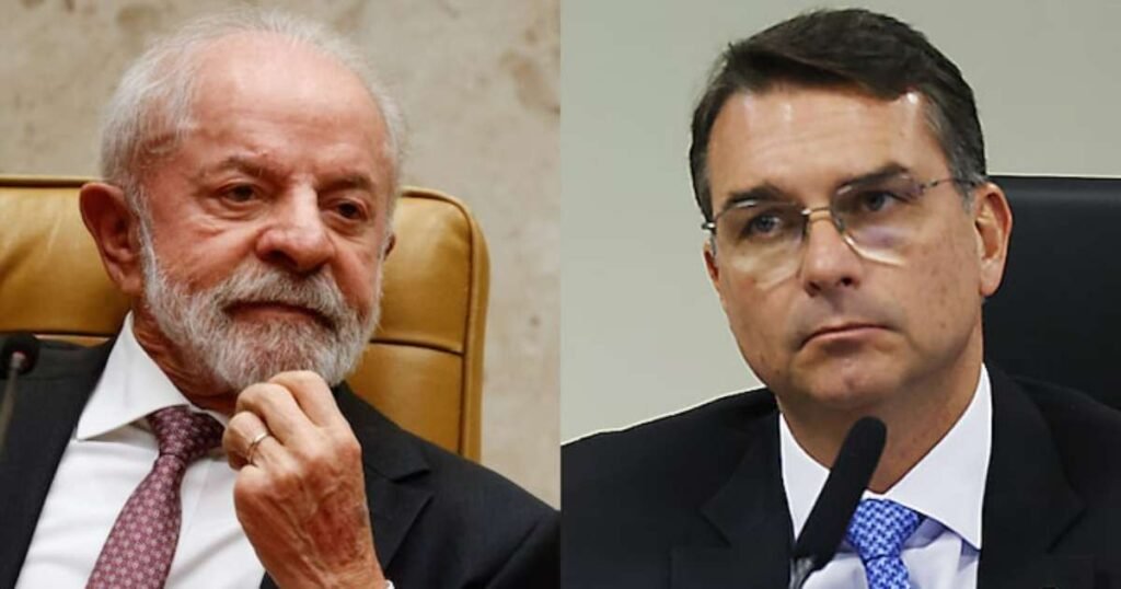 Lula e Flávio Bolsonaro pediram votos abertamente antes do prazo legal, durante convenções partidárias, mesmo com a lei dizendo que propaganda eleitoral só pode começar em 16 de agosto do ano da eleição. A legislação é clara: antes disso, não pode haver pedido explícito de voto. E o que os dois fizeram? Exatamente isso. Lula, em evento do PT na Bahia, pediu que o eleitor votasse nos aliados e ainda em “um votinho” para ele. Flávio, em Santa Catarina, mandou um “votem no Flávio” e atacou o governo atual. Pedido de voto explícito, em público, com tudo gravado. E aí vem o detalhe que revolta: especialista já corre para dizer que “não vê propaganda antecipada”. Até quando isso? Por que a lei nunca vale igual? Porque a interpretação da lei eleitoral costuma ser elástica quando envolve a esquerda e dura quando envolve a direita. O histórico recente mostra isso. Quem decide o que é proibido? A Justiça Eleitoral decide caso a caso, quando é provocada, e aí entra o problema da seletividade. Isso não é pedido de voto? É sim: as falas trazem pedido direto de voto, o que a própria lei aponta como propaganda antecipada. Convenção virou salvo-conduto agora? Na prática, estão transformando convenção em zona livre para testar o limite da lei sem punição real. Por que Lula sempre é “flexibilizado”? Porque o sistema jurídico e político costuma tratar Lula como intocável, sempre com justificativas técnicas para aliviar. Flávio será tratado igual a Lula? Historicamente, não. A direita costuma enfrentar mais rigor, multas e ações, enquanto a esquerda recebe interpretações mais suaves. A lei eleitoral serve pra quê? Em tese, para garantir equilíbrio na disputa. Na prática, vira instrumento de pressão seletiva, dependendo de quem fala. Pode ter cassação por isso? Em tese, sim, mas só em casos de alta reincidência ou uso muito grave de estrutura pública. Na prática, quase nunca acontece com figurões da esquerda. Por que o povo está cansado disso? Porque vê, ano após ano, a mesma novela: regra para uns, jeitinho para outros, sempre com explicação “técnica” para justificar o injustificável. Isso vai ficar por isso mesmo? Se ninguém pressionar, comentar, cobrar e expor a contradição, a tendência é que fique, como sempre. O especialista em direito eleitoral já adiantou a narrativa: em convenções haveria “maior flexibilização” e, por isso, não enxergou propaganda antecipada nas falas de Lula e Flávio. Ou seja, a lei diz uma coisa, o vídeo mostra outra, mas a interpretação vem para suavizar. E o brasileiro que segue a regra? Fica de bobo na história. O ponto central é simples: a lei proíbe pedido explícito de voto antes do prazo. Lula pediu voto. Flávio pediu voto. Está gravado. A partir daí, começa o jogo de palavras: “não foi bem assim”, “o contexto é outro”, “convenção é diferente”. Sempre a mesma ginástica jurídica para não mexer com quem manda. Enquanto isso, qualquer candidato menor, qualquer vereador ou deputado de direita que ouse passar um milímetro da linha vira alvo de representação, multa e ameaça de cassação. Dois pesos, duas medidas. A Justiça Eleitoral diz que pode participar de entrevistas, lives, encontros, falar de propostas, pedir apoio político – desde que não peça voto. E o que vimos? Exatamente o que a lei diz que não pode. O Brasil está cansado de ver a lei virar borracha na mão de quem interpreta. Quando é para perseguir conservador, a regra é de ferro. Quando é para proteger Lula e aliados, a regra vira fumaça. A campanha de 2026 já começou na prática, na cara dura, e o recado é claro: quem tem sistema a favor testa o limite sem medo. A pergunta que fica é: até quando o brasileiro vai aceitar que a lei eleitoral seja usada como arma contra uns e escudo para outros? Porque, se ninguém reagir, comentar e expor essa hipocrisia, a resposta já está dada: vai continuar tudo igual.