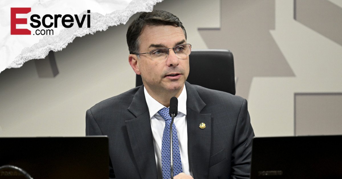Bolsonaro descarta concorrer caso reverta inelegibilidade, diz Flávio imagem principal