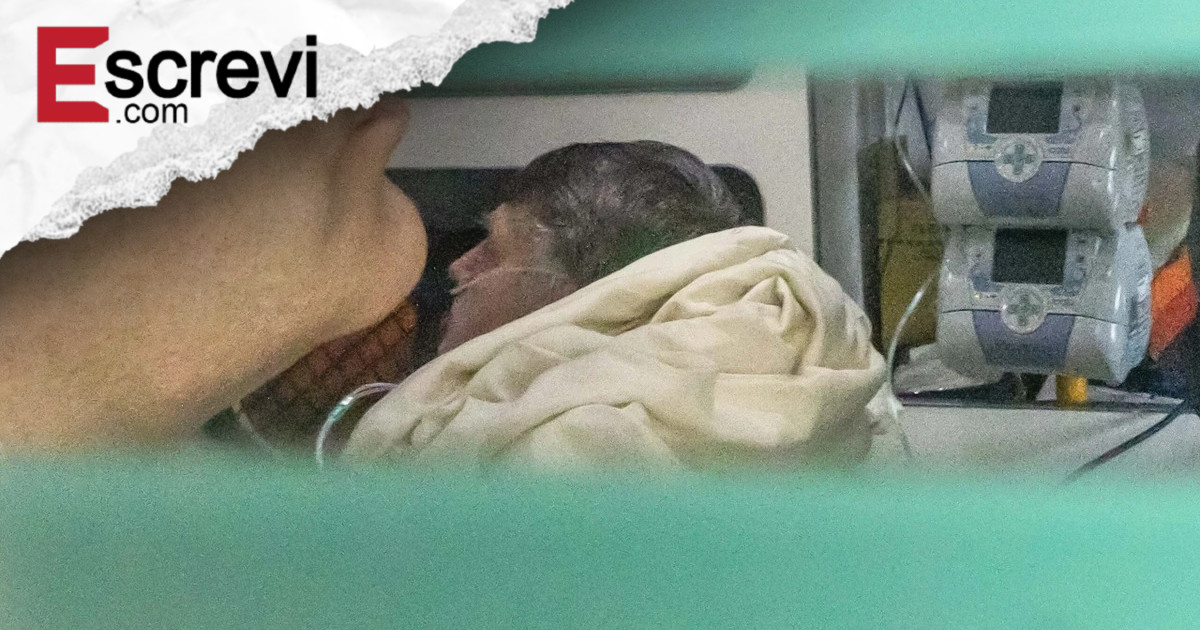 Bolsonaro tem alta da UTI e é transferido para o quarto imagem principal