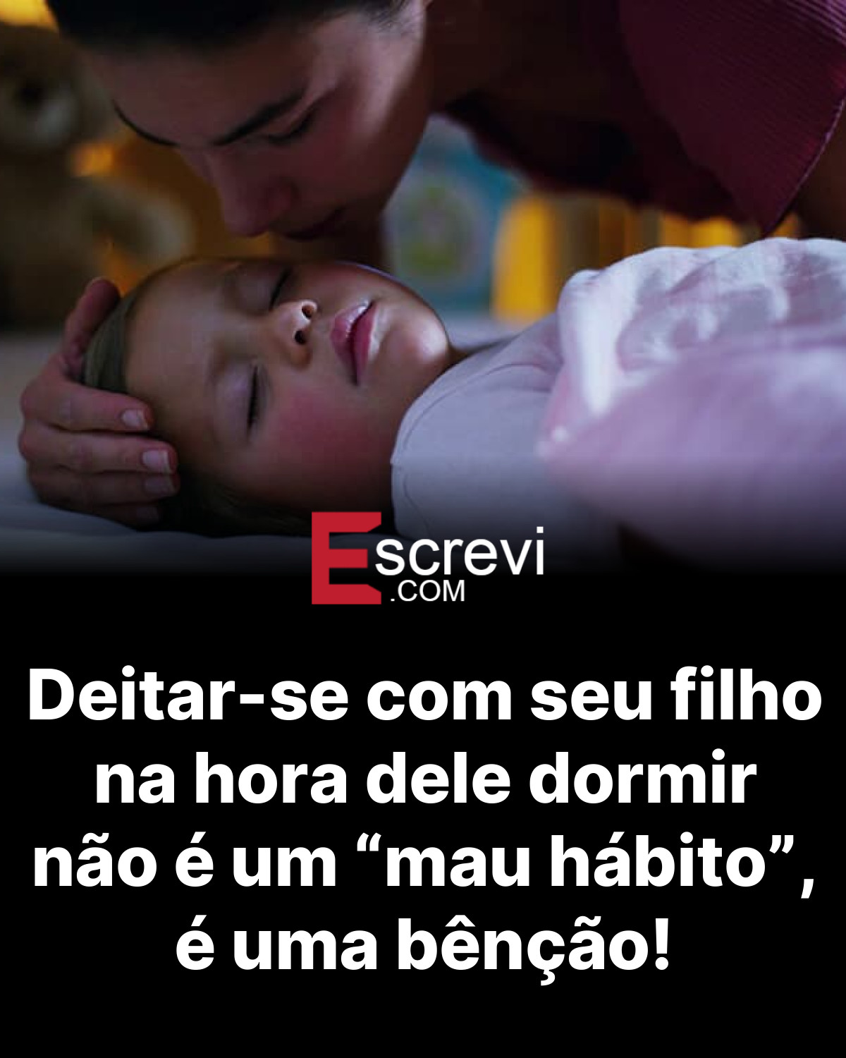 Deitar-se com seu filho na hora dele dormir não é um “mau hábito”, é uma bênção! card preto