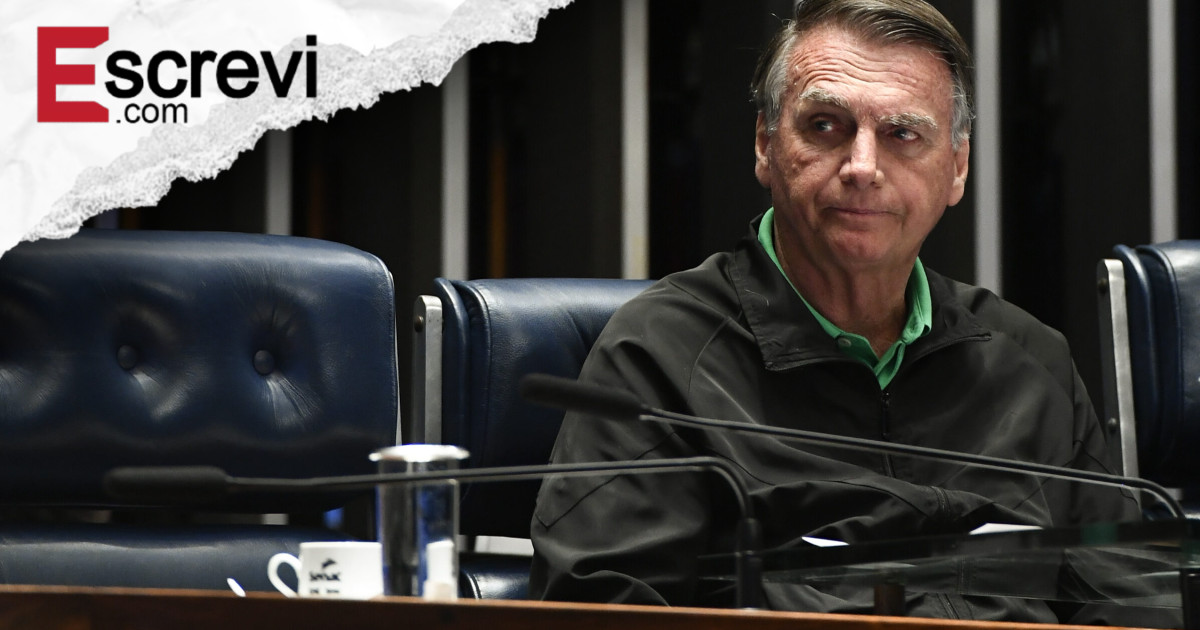 “Ele está em um leito de hospital sofrendo”, diz Carluxo sobre Bolsonaro imagem principal