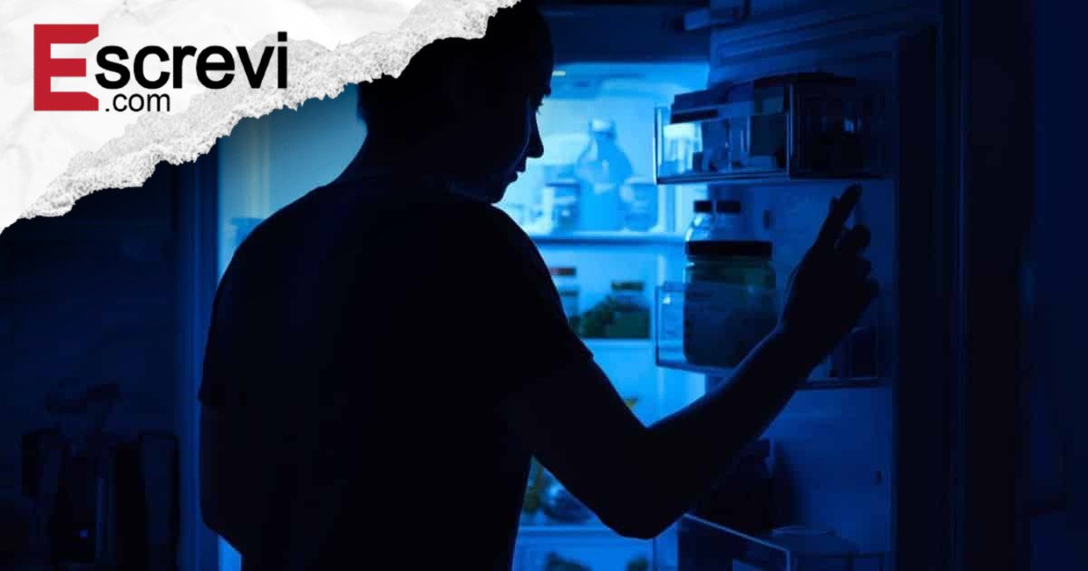 Especialistas alertam sobre 3 tipos de alimentos que você deve evitar antes de dormir imagem principal