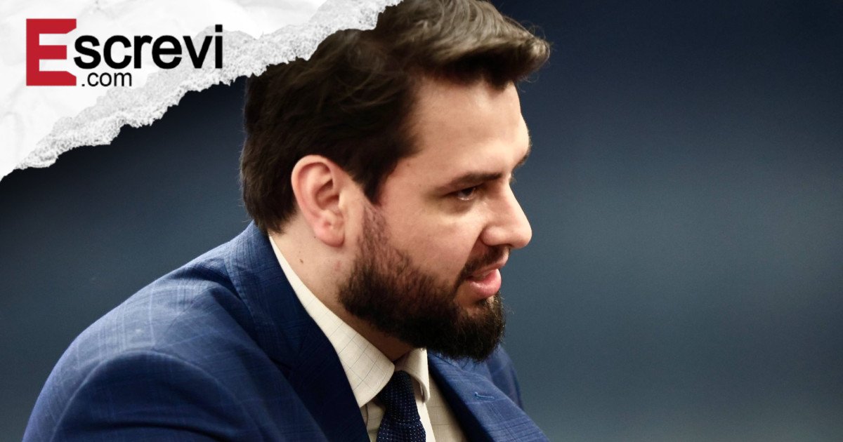 Filipe Martins pede visita de Sóstenes, Moro e outros nomes da oposição imagem principal