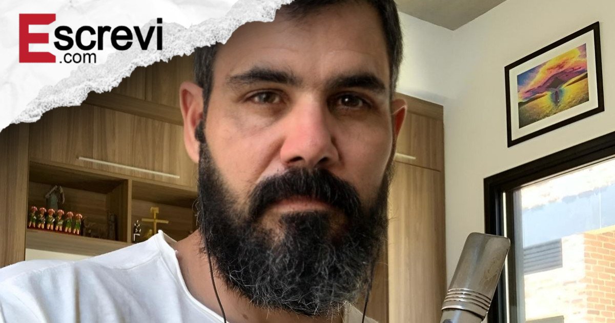 Juliano Cazarré critica cenário político: “A gente sustenta auxílios” imagem principal