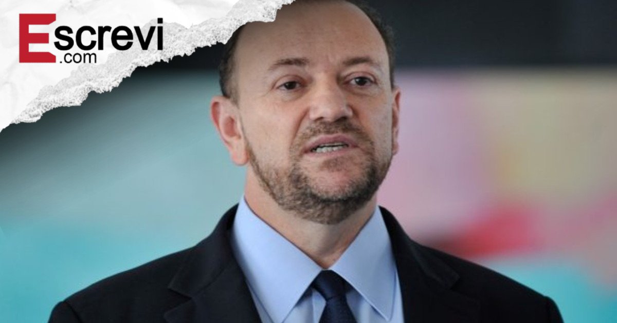 Presidente do PT admite MDB fora da chapa de Lula e defende foco em alianças nos estados imagem principal