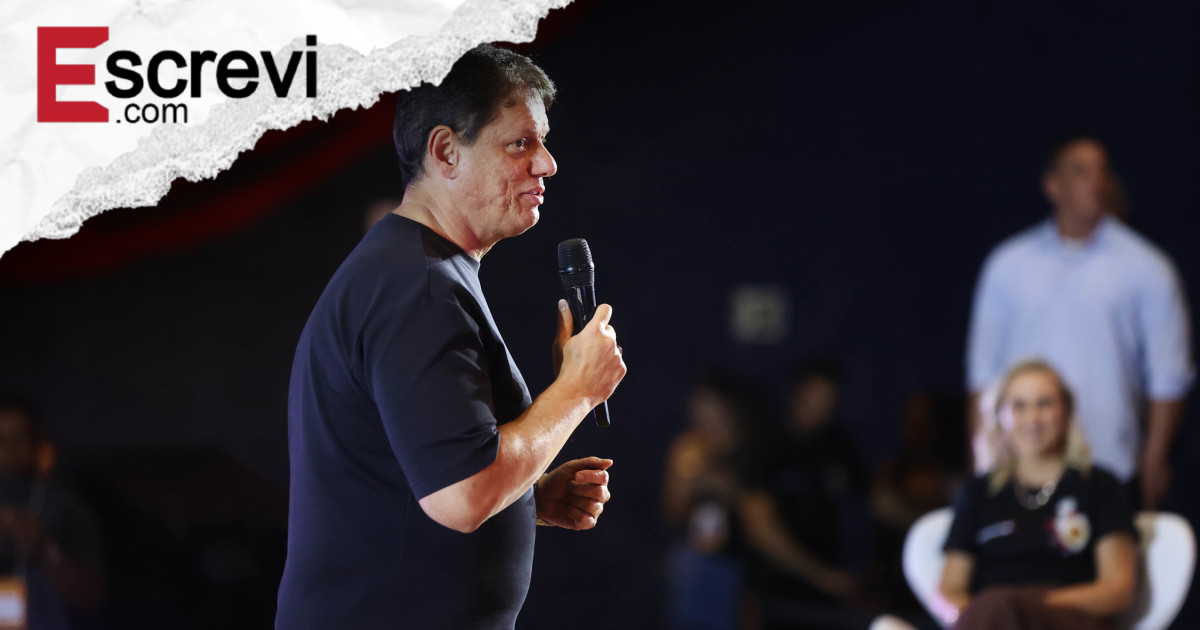 Tarcísio contra-ataca Lula: “Tem gente que só vive de politicagem” imagem principal