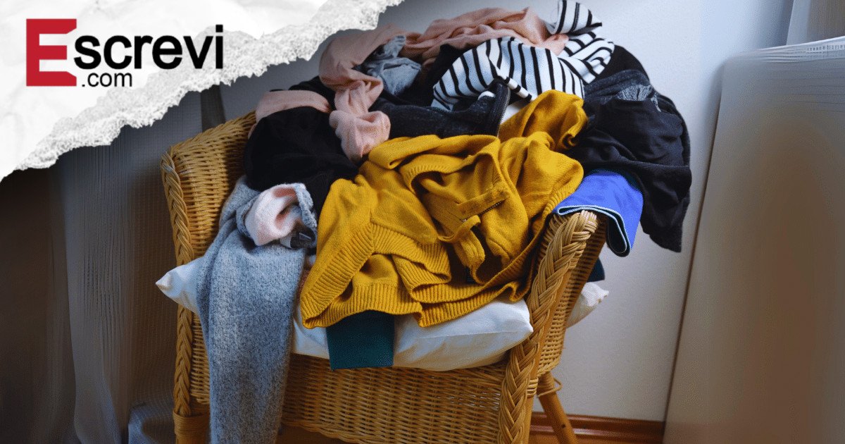 Você acumula roupas em cima da cadeira? Descubra o que a psicologia diz sobre esse hábito imagem principal