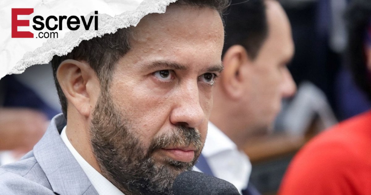 Esgoto Eleitoral: Janones promete campanha ainda mais baixa contra Flávio Bolsonaro imagem principal