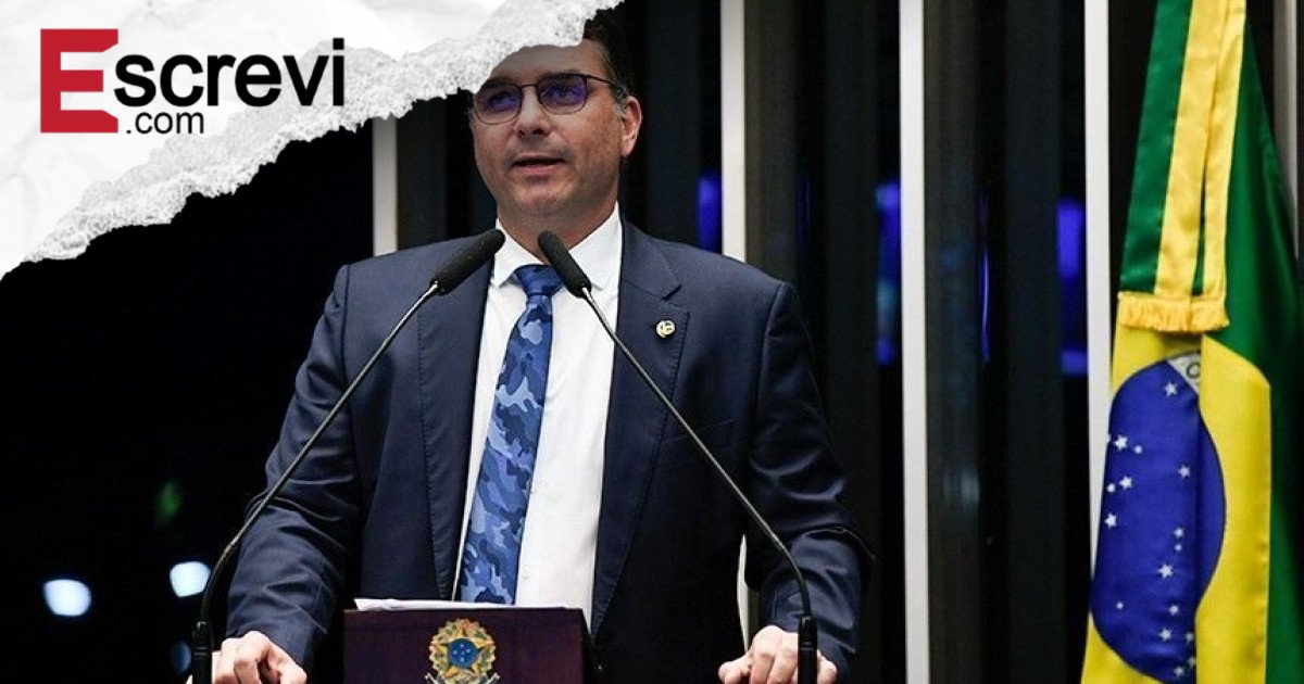 “Gostaria que fosse uma mulher”, diz Flávio Bolsonaro sobre vice imagem principal