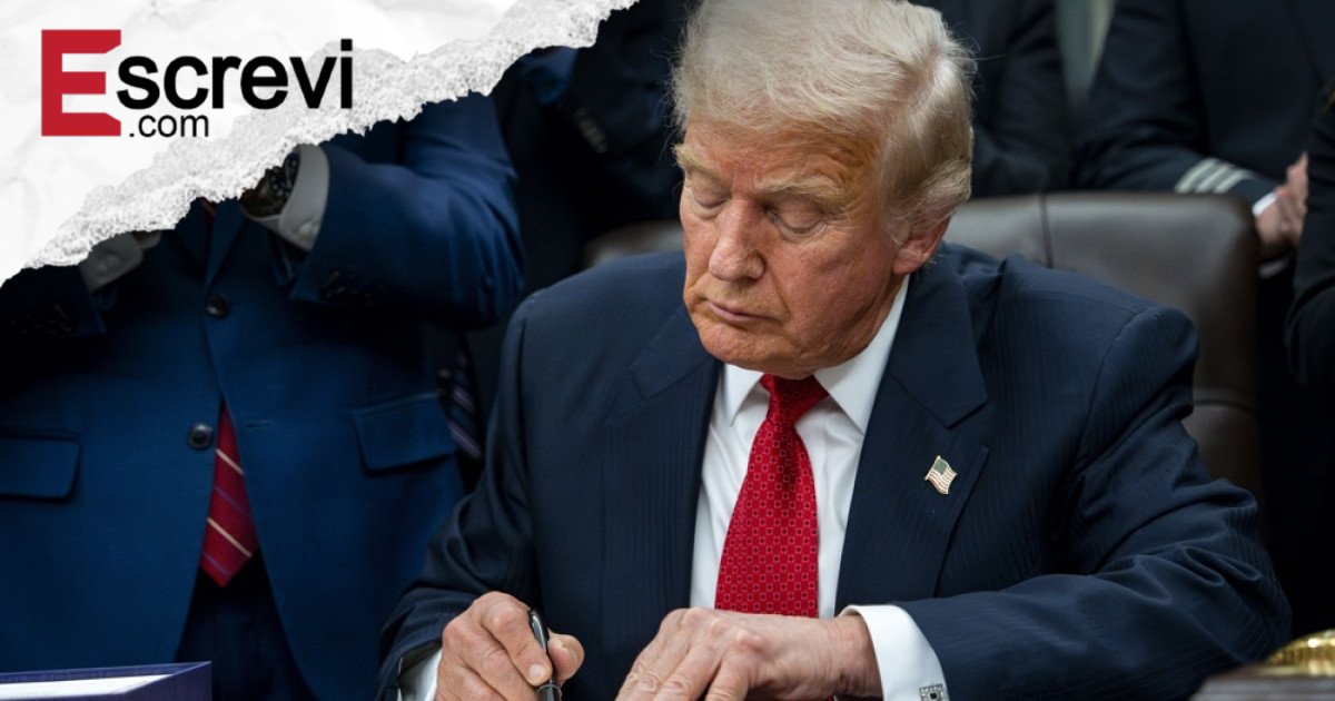 Trump diz que derrubada de jato dos EUA não afetará negociações com o Irã imagem principal